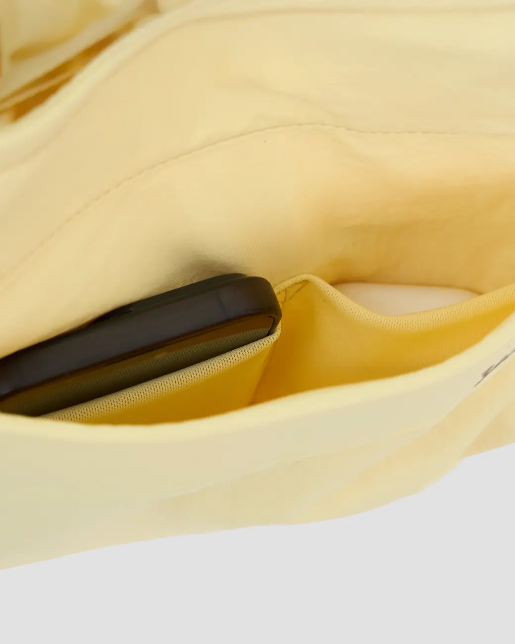 An image of Day Bag Butter pocket