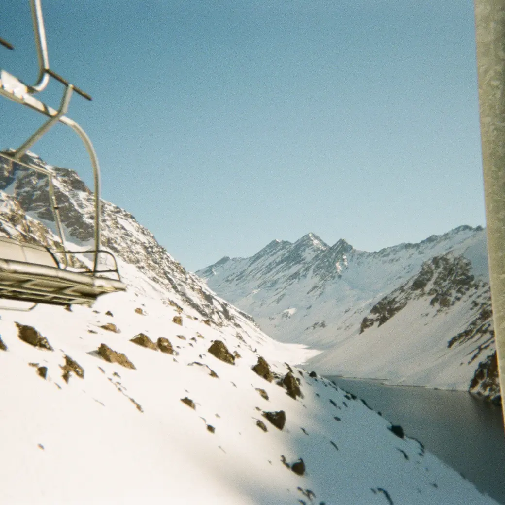 An image of a ski lift